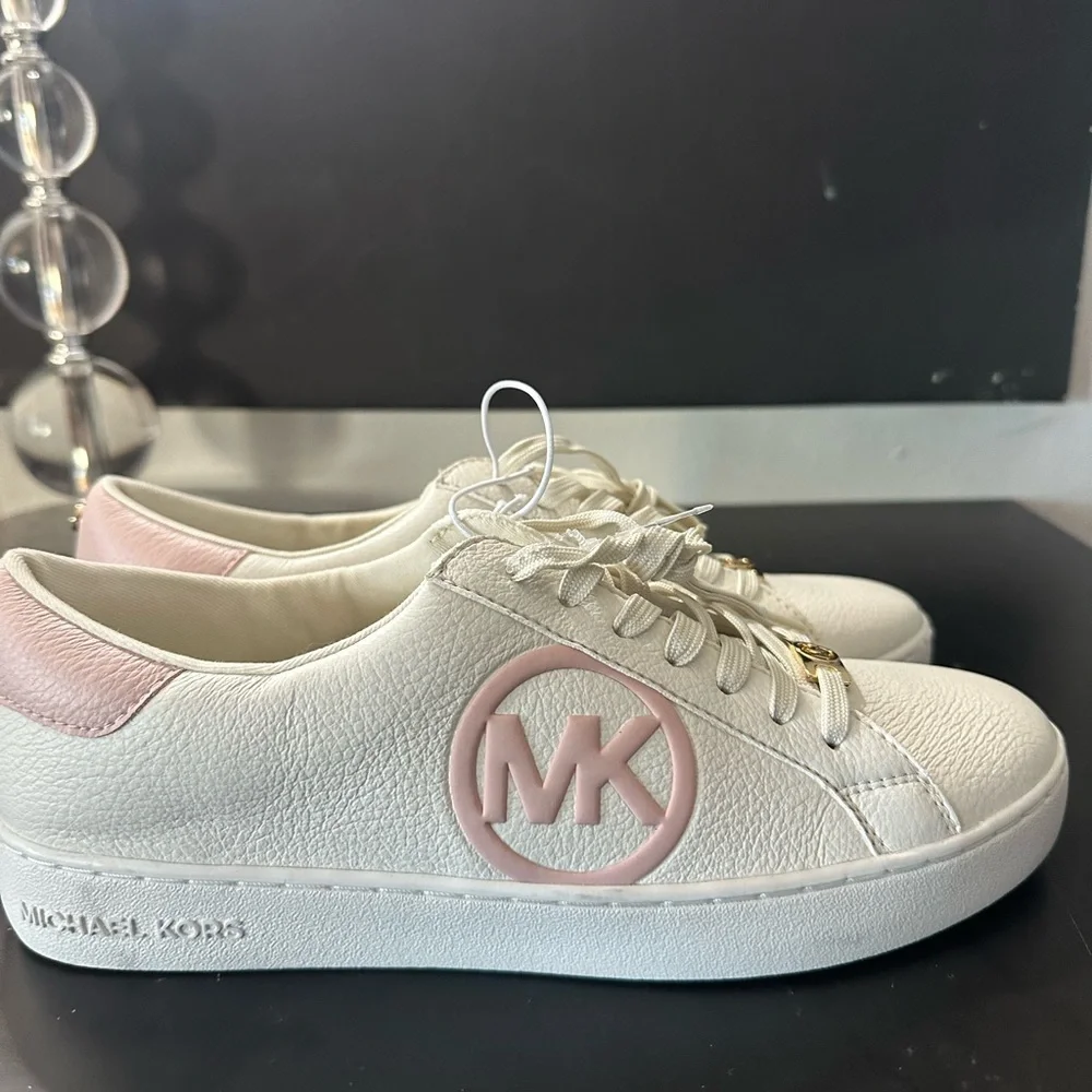 🆕Michael Kors  Faux Leather Sneakers